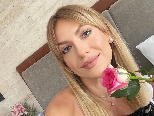 Нікітюк зробила новорічне селфі з бойфрендом у салоні автомобіля