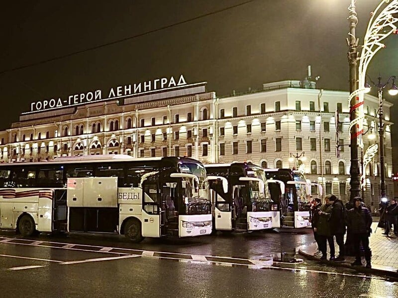 Российские оккупанты вывозят школьников из Мариуполя в российские города "на перевоспитание" – Центр нацсопротивления