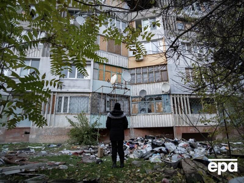 В пригороде Херсона российский дрон сбросил взрывчатку на местного жителя. Мужчина в тяжелом состоянии