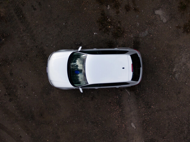 В Донецкой области в автомобиль с российскими журналистами попал дрон, один из них погиб – росСМИ