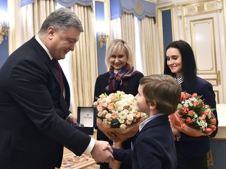 Порошенко встретился с семьей Сущенко