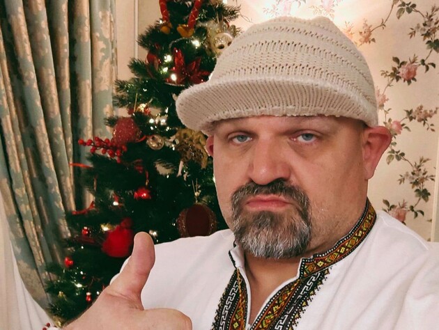 50-річний Вірастюк показав застілля в компанії своєї нової дівчини, яка молодша за нього на 11 років. Фото