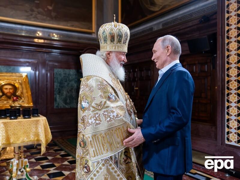 Для російських військових, які воюють проти України, освятили натільні хрестики з ініціалами Путіна – росЗМІ