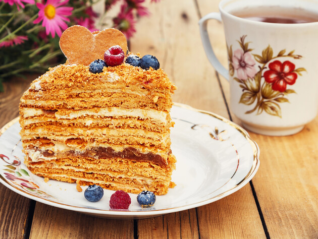 Нежный, мягкий, пропитанный 