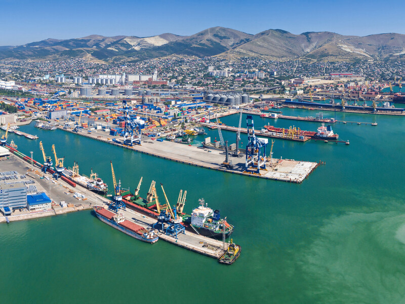 В РФ заявили об атаках дронов на Новороссийск и еще несколько портов