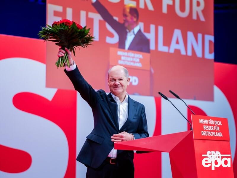 Шольц знову став кандидатом на посаду канцлера, на з'їзд його партії приїжджав посол України