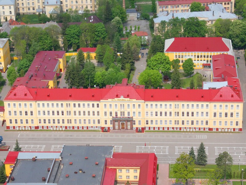 Умеров сообщил о запуске опроса среди военных о выборе начальника Академии Сухопутных войск 