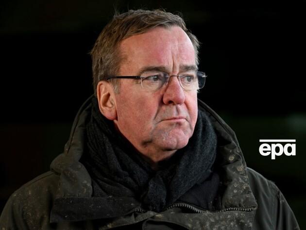 Министр обороны Германии прибыл в Киев с неанонсированным визитом