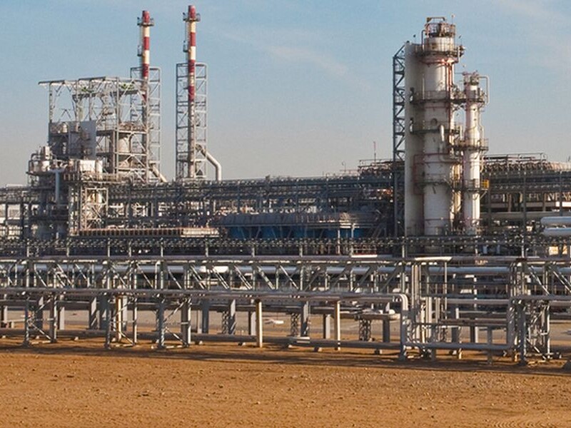 После масштабного пожара крупный российский НПЗ остановил половину мощностей гидроочистки – Reuters