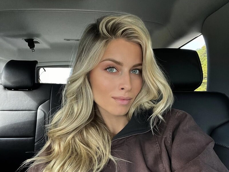 23-річна онука Ротару розповіла, що вважає неприйнятним на першому побаченні