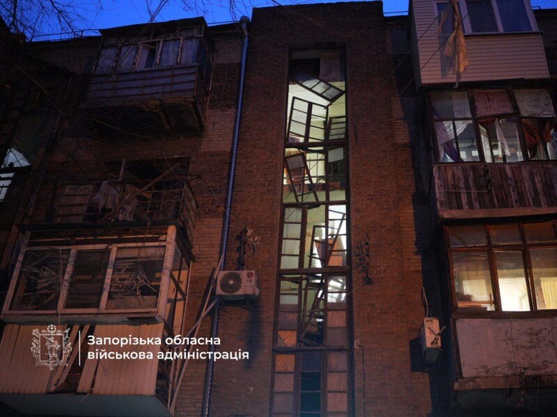 Атака на центр Запорожья. Задето жилье и промышленный объект, ранены шесть человек