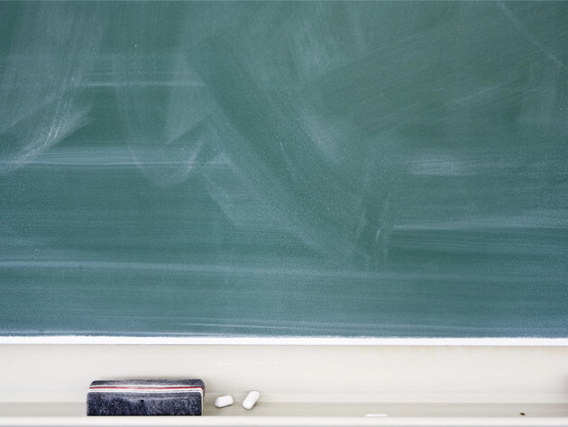 В Ровенской области учитель избил школьника. Его мать заявила, что не имеет претензий. Видео