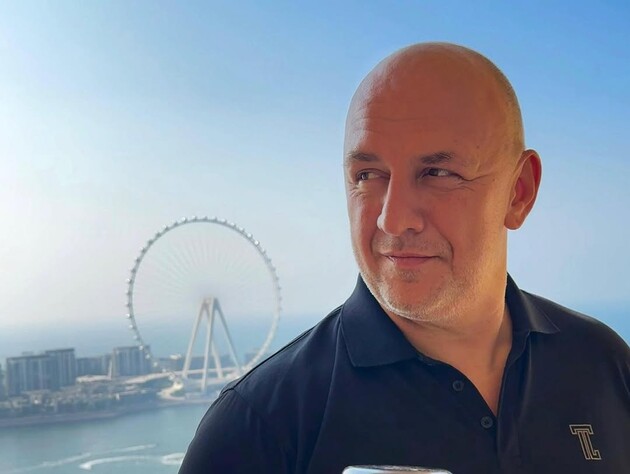 Потап снялся в одежде с символикой флага страны, в которую отправился