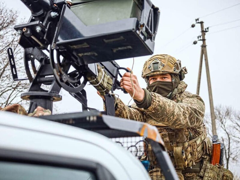 ЗСУ за ніч збили 65 російських дронів із сотні