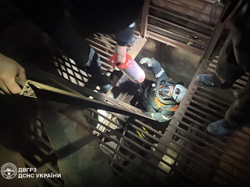 В Днепропетровской области на шахте произошла авария, под землей заблокировало 135 шахтеров. Видео