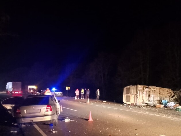 В Винницкой области в ДТП с микроавтобусом погибли три человека – полиция