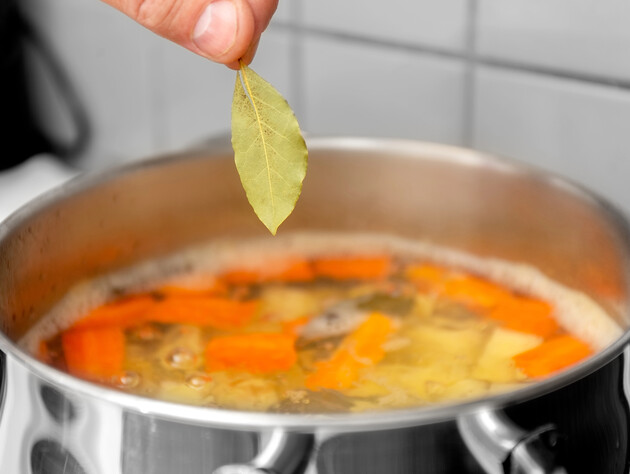 Не додавайте лавровий лист у ці страви – їхній смак стане лише гіршим