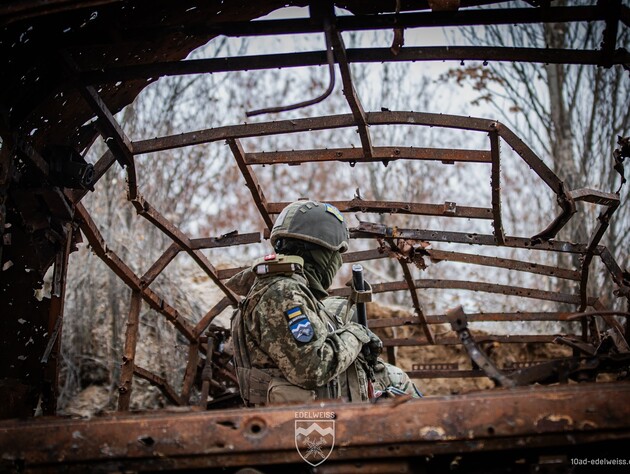 Призов чоловіків 18–25 років. Офіс президента обіцяє подати зміни до закону протягом тижня