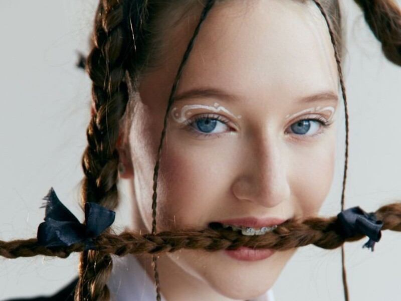 Rony дебютировала с песней 