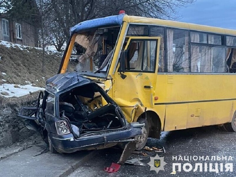 Во Львовской области в ДТП с автобусом погибли четыре человека
