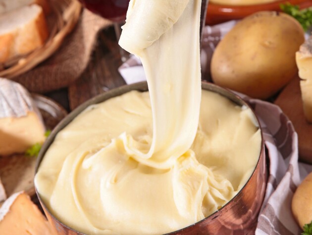 Приготовьте домашний плавленый сыр без консервантов по рецепту Клопотенко