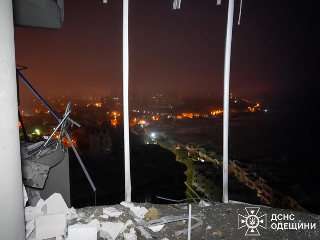 РФ атаковала Одессу и район ударными дронами и ракетой. Повреждены дома, есть раненые. Фото