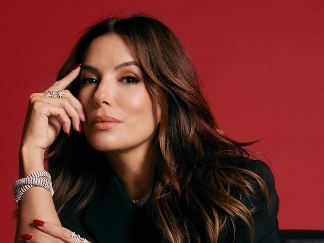 49-летняя Лонгория снялась без бюстгальтера