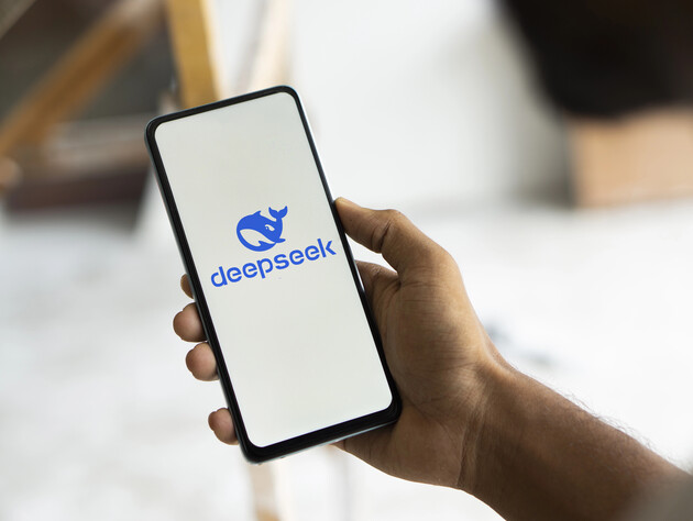 Китайский стартап DeepSeek остановил регистрацию пользователей из-за кибератаки