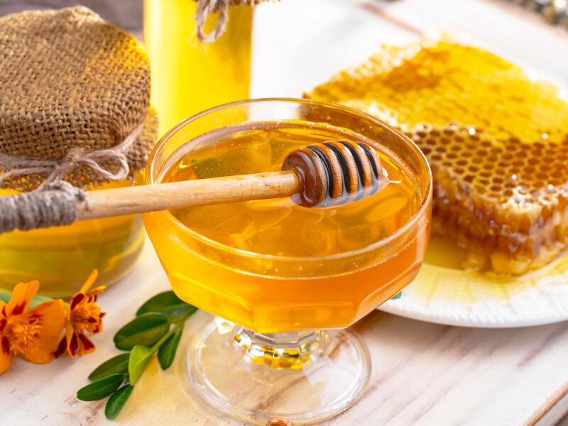 Как вернуть закристаллизовавшийся мед в жидкое состояние без потери полезных свойств