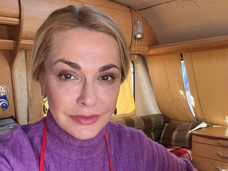 Сумська на тлі сімейного конфлікту із сестрою показала їхнє рідкісне фото зі скрині покійної матері