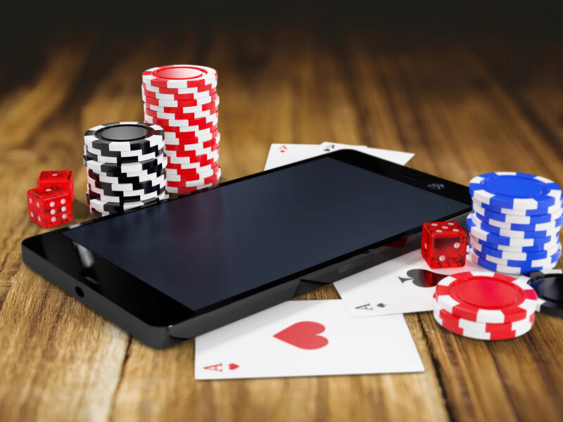 Федоров сообщил, сколько в 2024 году заблокировали нелегальных казино в App Store и Play Market