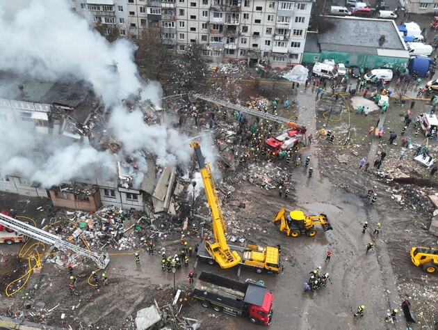 В Полтаве уже семь погибших вследствие российского удара по жилому дому, объявлен траур