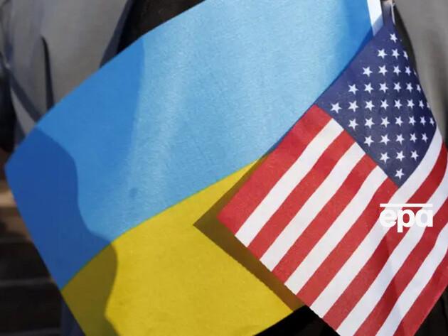 США предоставили Украине только половину от обещанной помощи за год – Reuters