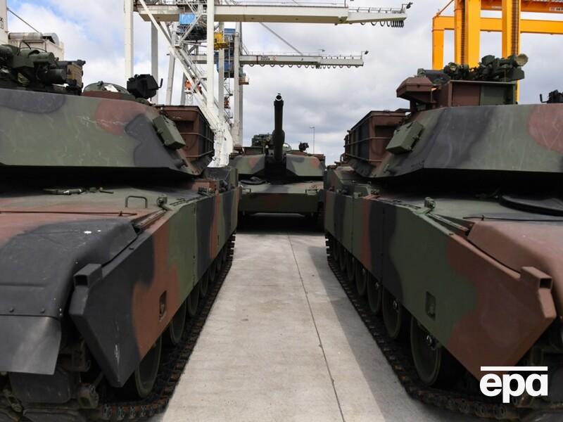 США после паузы возобновили поставки оружия в Украину – Reuters