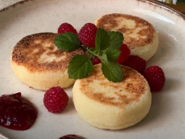 Змішайте це із сиром – і сирники будуть неймовірно ніжними й смачними. Рецепт тіста без борошна