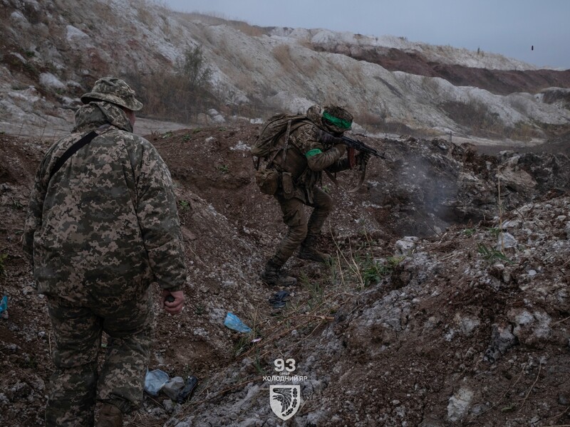 За прошедшие сутки на фронте произошло 133 боестолкновения. Армия РФ потеряла более 1,4 тыс. человек – Генштаб ВСУ