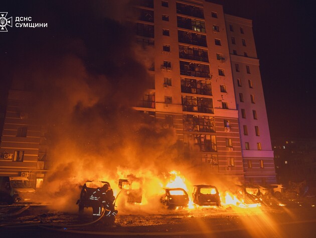 Нічний обстріл Сум. Пошкоджено чотири багатоповерхівки, є поранений