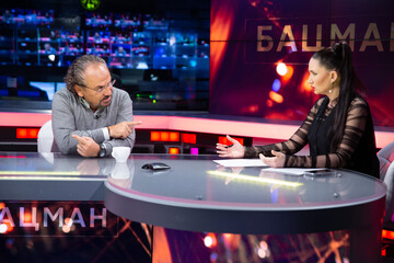 Трамп дасть Україні ядерну зброю, повернення територій, зустріч Путіна із Зеленським. Стрим Бацман із Шустером. Трансляція