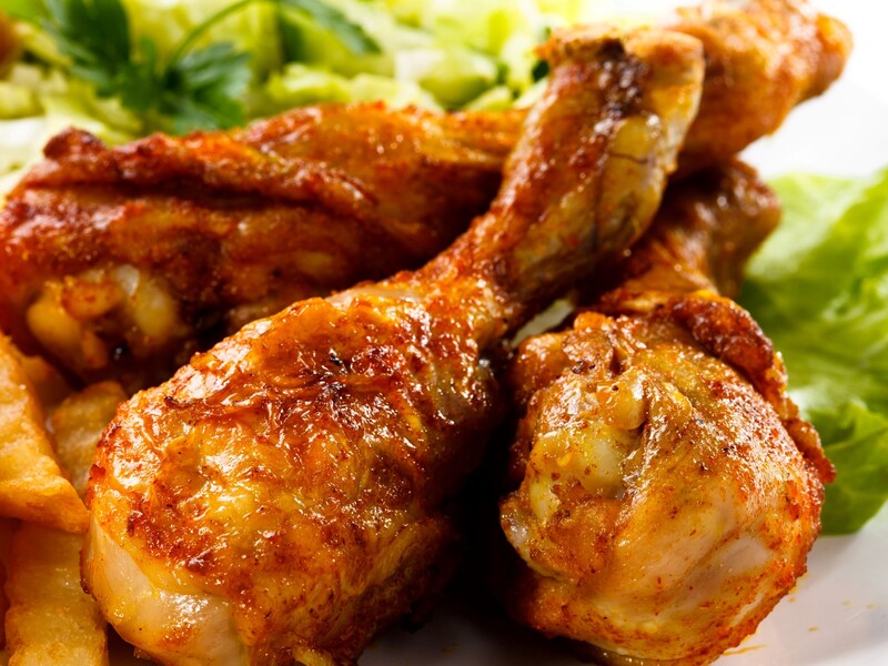 Приготовьте куриные голени в пиве по этому рецепту – и они получатся идеальными