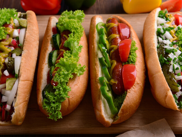 Смажьте тесто яйцом, посыпьте маком или кунжутом. Пошаговый рецепт пышных булочек для хот-догов