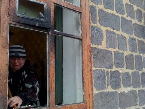 Красногоровка пострадала от ночных ночных обстрелов боевиков. Фоторепортаж