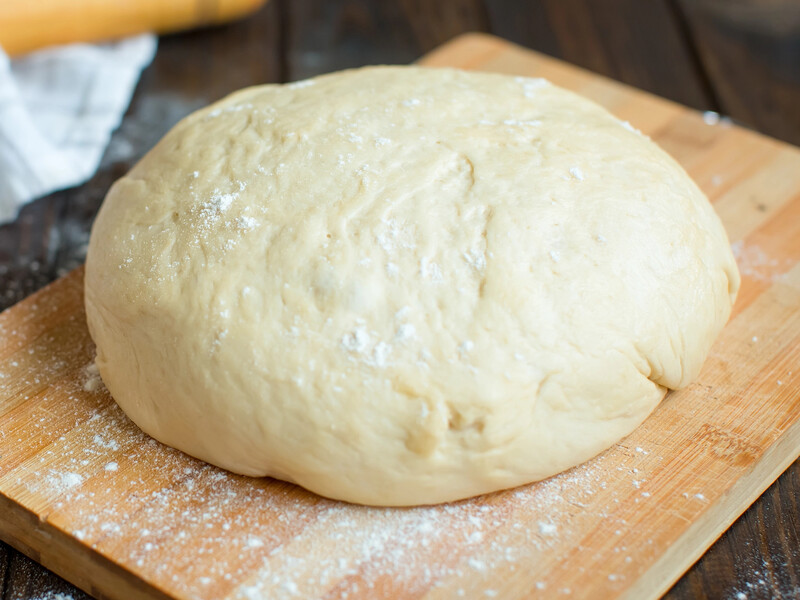 Приготовьте универсальное тесто с этим ингредиентом – и оно будет мягким и пышным