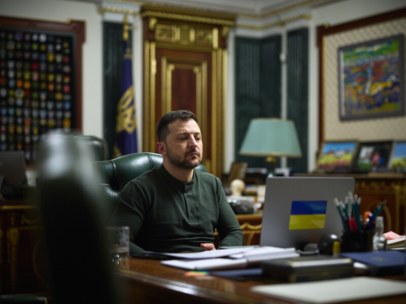 Зеленский обсудил с Макроном гарантии безопасности, а с Трюдо – перспективы в G7