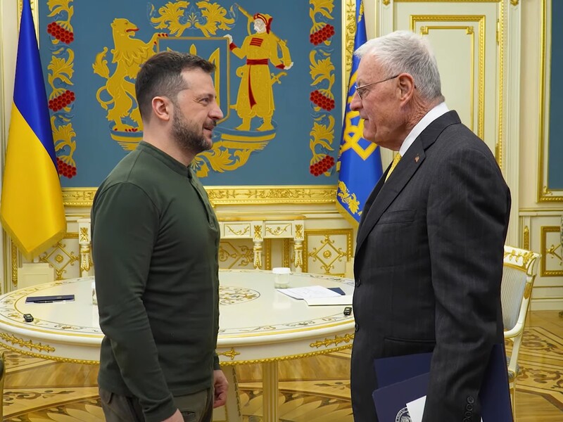 Зеленский после встречи с Келлогом: Украина готова к "полезному соглашению" с Трампом по инвестициям и безопасности