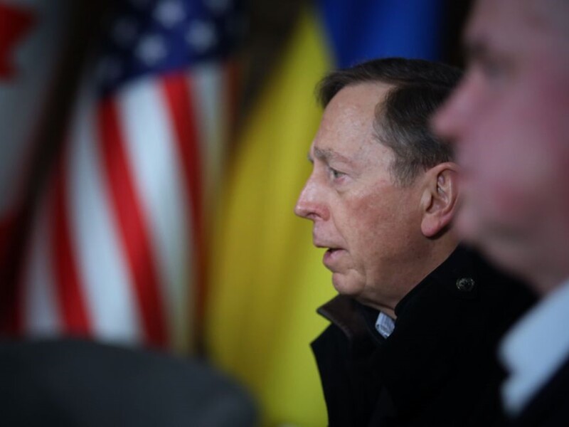 Генерал Петреус: Те, що Україна зробила в цих обставинах, є нічим іншим, як дивом