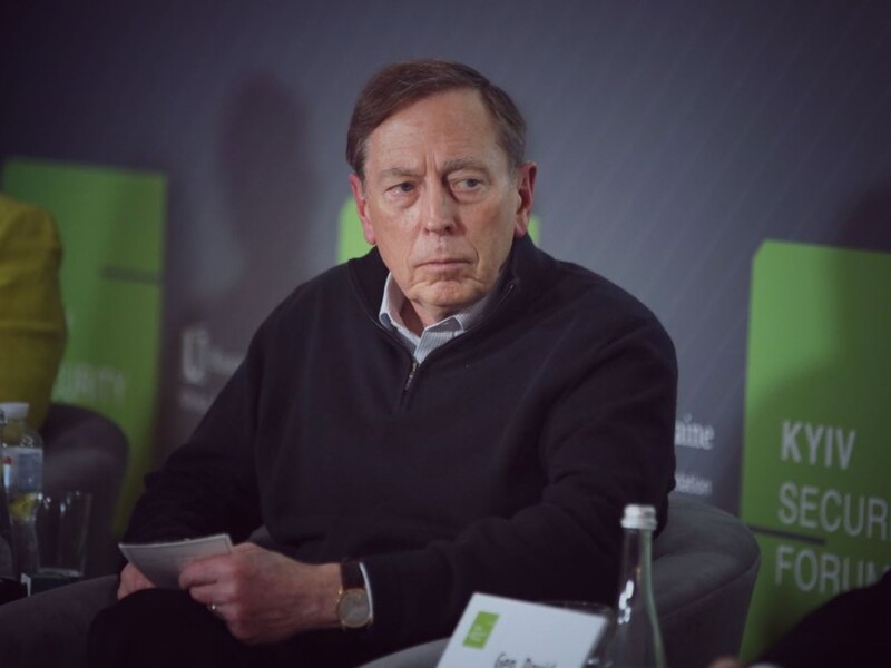 У США є двопартійний консенсус щодо необхідності продовження підтримки України – генерал Петреус