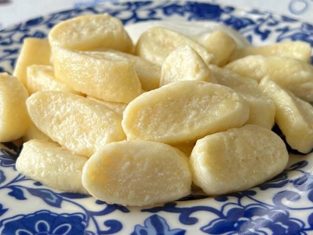 Змішайте це з кисломолочним сиром – і ліниві вареники вийдуть неймовірно смачними. Простий і швидкий рецепт