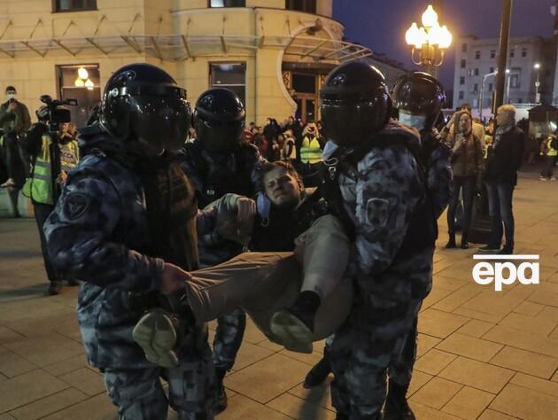 В России за антивоенные акции за три года задержали более 20 тыс. человек – 