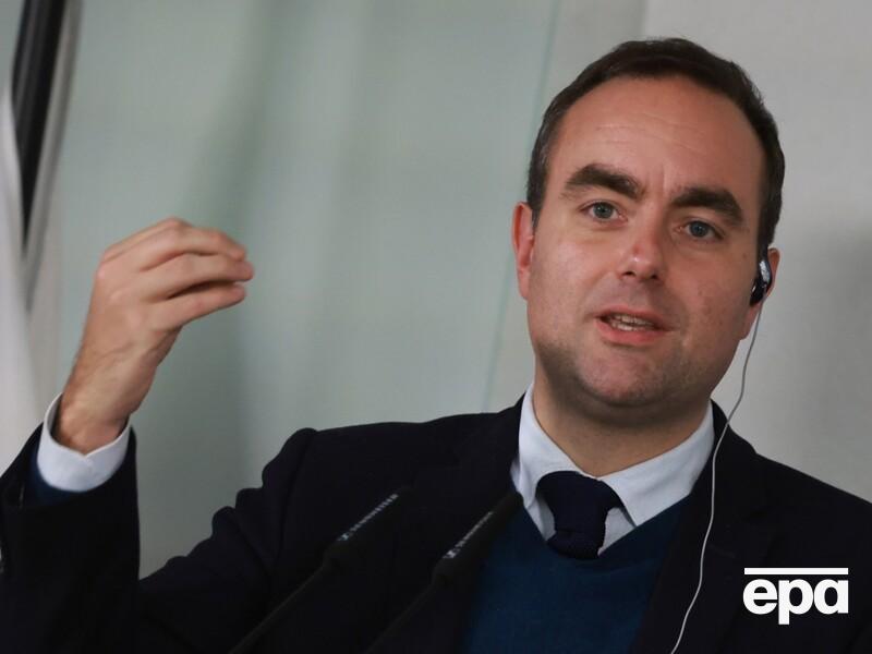 Франція пропонує створити в Європі склади зброї для України