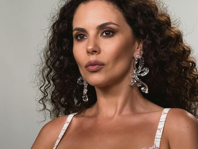 Каменских показала, как обедает в салоне автомобиля